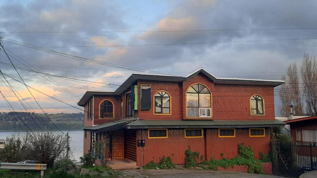 Castro House | HOSTAL VOLANTIN CHILOE