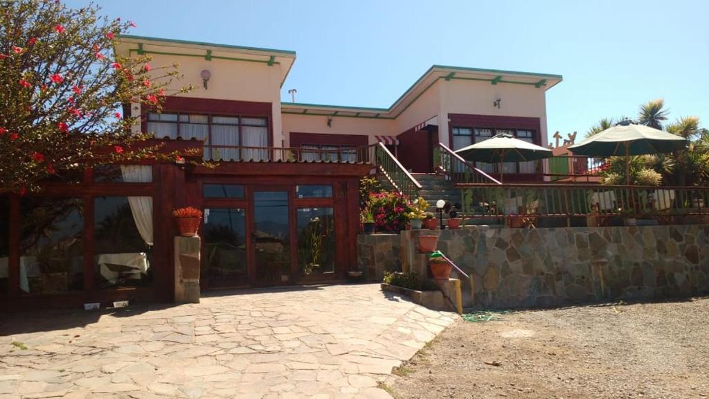 Pichidangui Hotel | Hotel y Cabañas La Rosa Nautica
