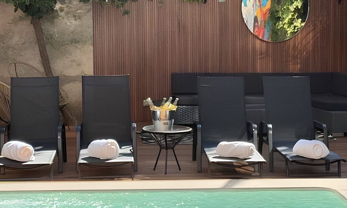 Palermo House | House in Soho Heated Pool, BBQ Grill & Playroom