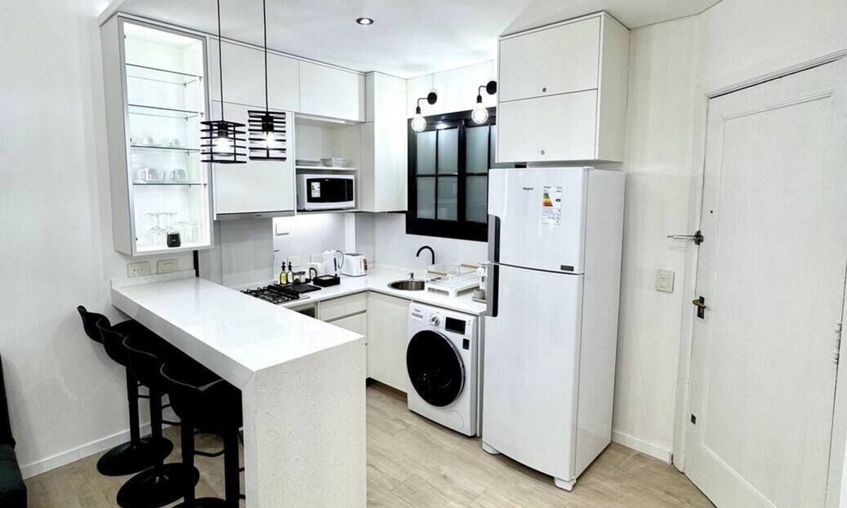San Nicolas Apartment | In front of the Obelisk with washer-drier