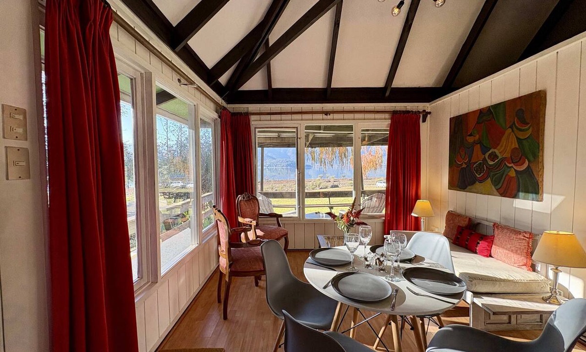 San Francisco de Mostazal Cabin | Lakefront Aculeo: Fast Wifi, Pet & Wood Hot Tub