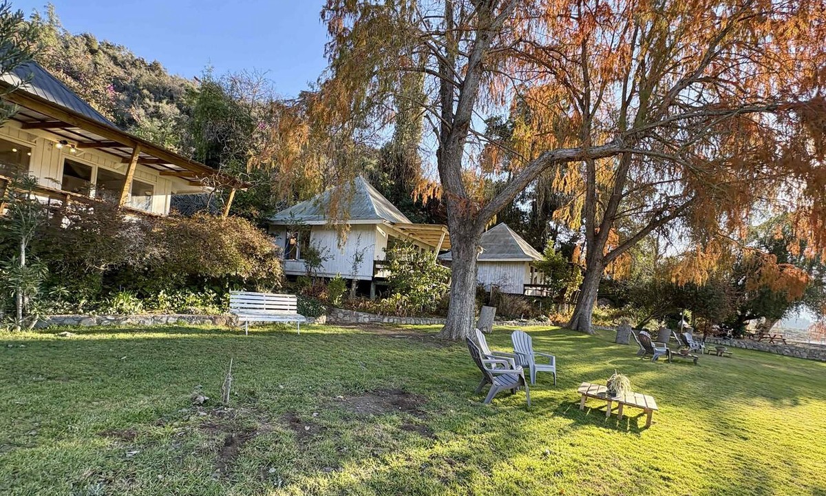 San Francisco de Mostazal Cabin | Lakefront Aculeo: Fast Wifi, Pet & Wood Hot Tub