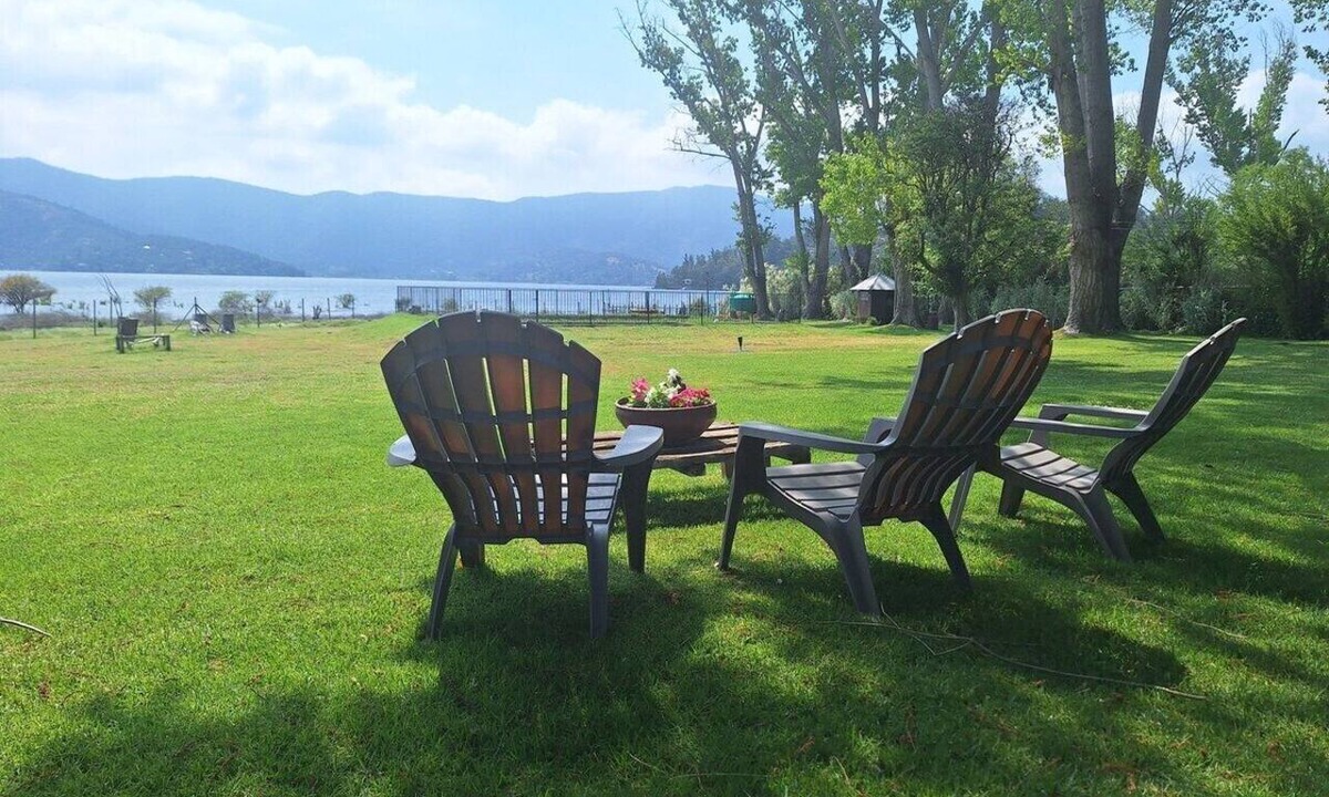 San Francisco de Mostazal Cabin | Lakefront Cabin: Hot Tub, Pets OK, Near Santiago