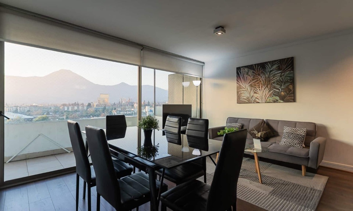 Vitacura Apartment | Las Condes Awaits: Spacious Apartment for 4