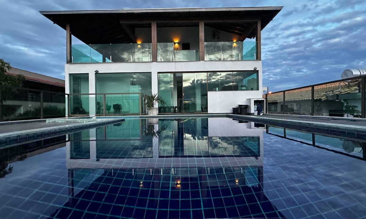Capitolio House | Luxury Vacation Home with Lake and Mountain Views