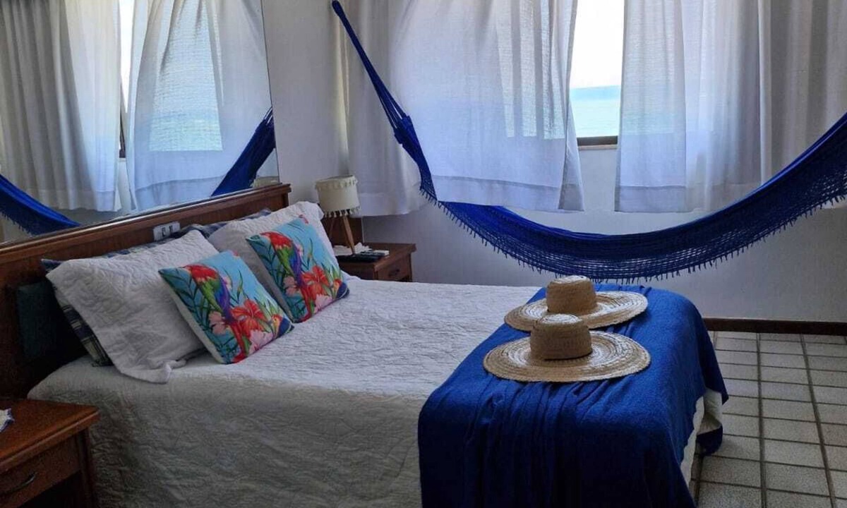 Vila Velha Apartment | Maravista flat facing the sea with whirlpool and swimming pool.