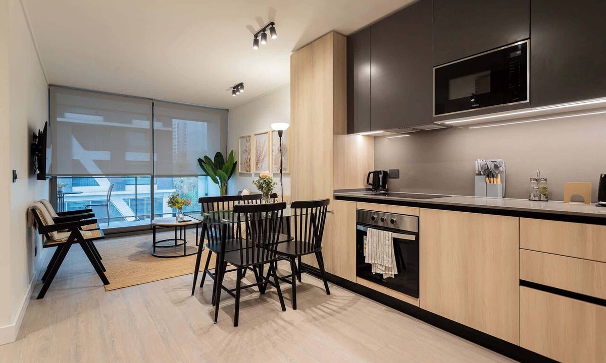 Apoquindo Apartment | Modern 2BR2BA Prime Las Condes Escape for 4 Guests