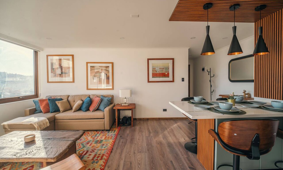 Providencia House | Modern 3-Bedroom in Providencia, Steps to Metro, Costanera Center & Dining