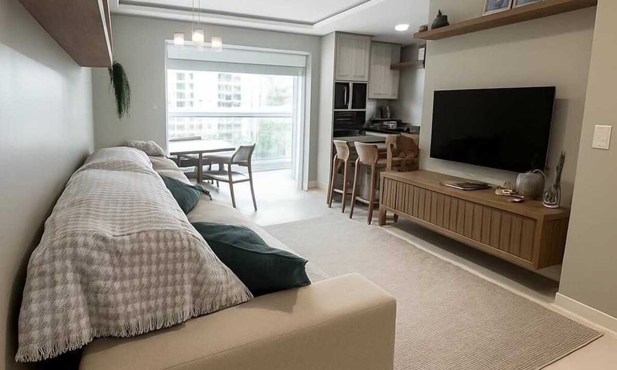 Castelo Branco Apartment | Modern apartment in Meia Praia, 3 bedrooms and 400 m from the sea.