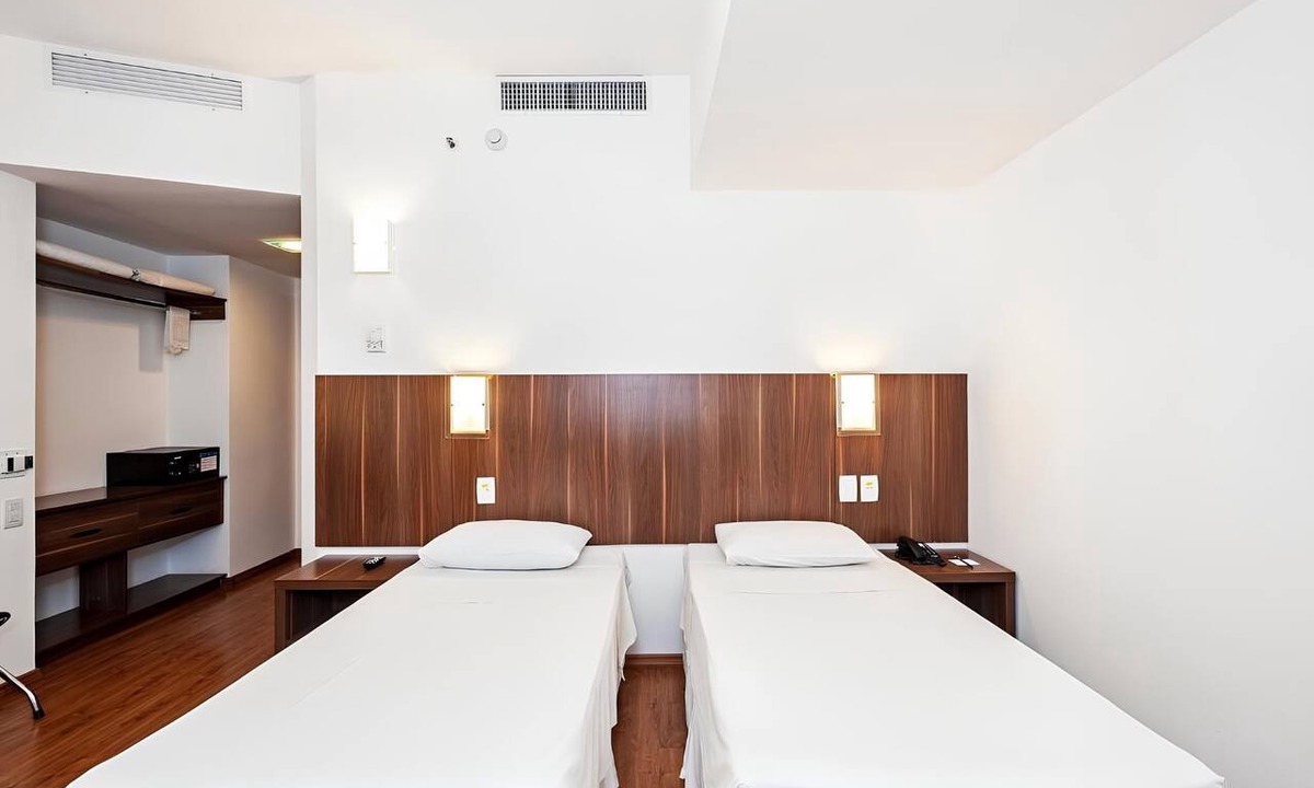 Centro Hotel | Modern Stay in Palhoça | 1 Unit | Avenida Atílio Pedro Pagani - 0.4 mile