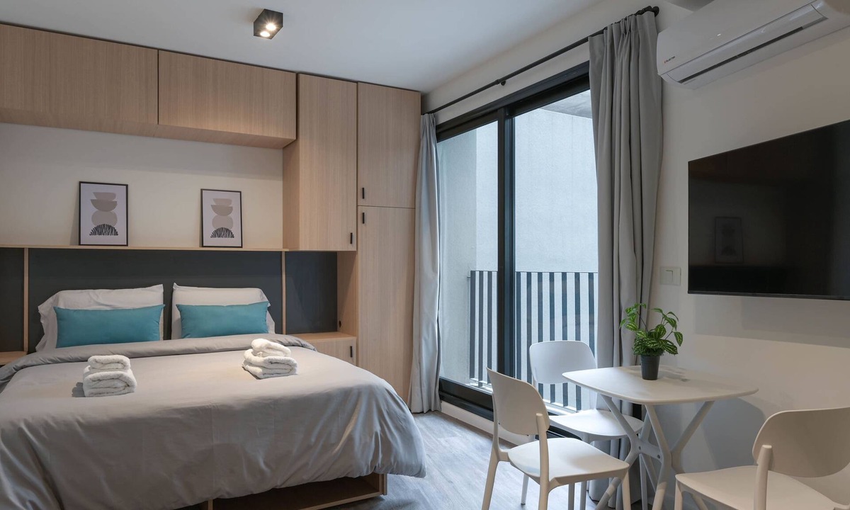 Palermo Apartment | MOT Rentals Design SohoHaus - 3 Lux Lofts 'B' 9 pax