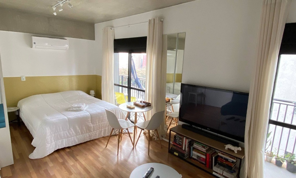 Consolacao Apartment | New Studio next. Paulista with vacancy, gym, balcony and movie screen!
