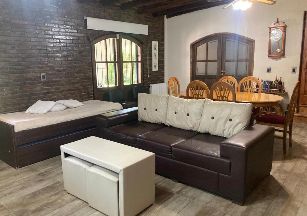 Godoy Cruz House | NUESTRA CASA EN CHACRAS DE CORIA (Bª PRIVADO)