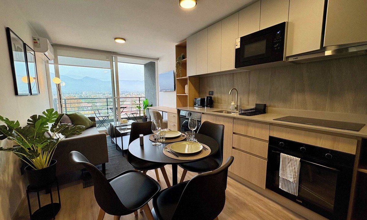 La Florida Apartment | Panoramic Andes View Apt, Pool & Free Parking