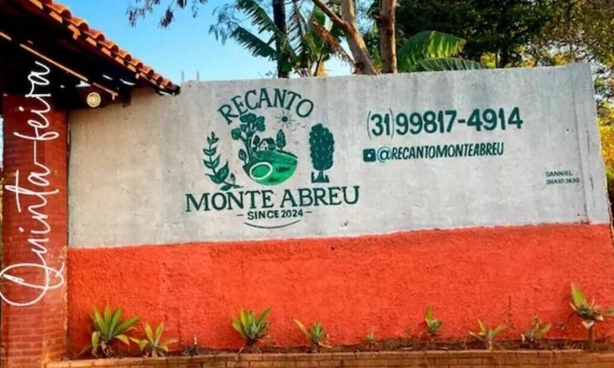 Sao Joaquim De Bicas Cottage | Perfect retreat with pool, lagoon and sand court.