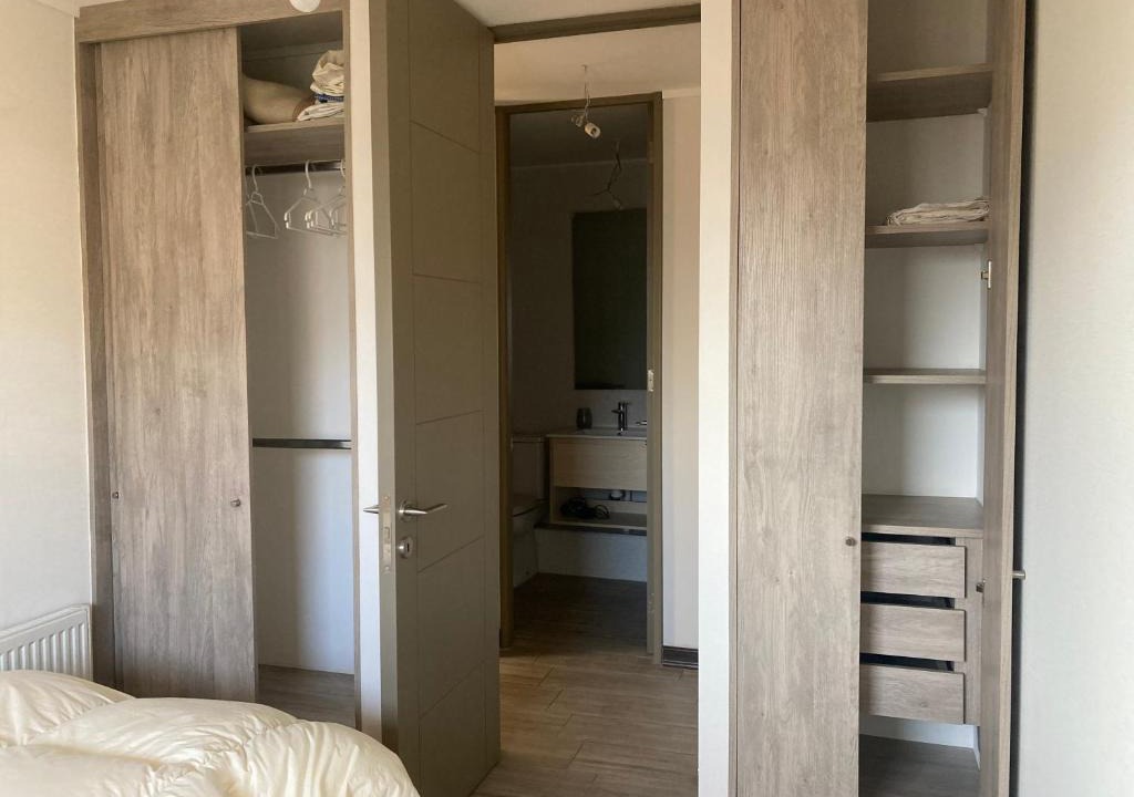 Santiago House | Pieza con baño privado en departamento tranquilo cerca de metro Manuel Montt