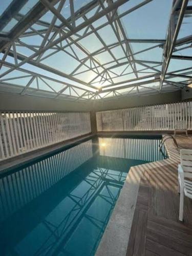 Barra Funda Apartment | Pitangueiras com cadeira e guarda-sol exclusivo, limpeza diária, piscina climatizada e Wi-Fi