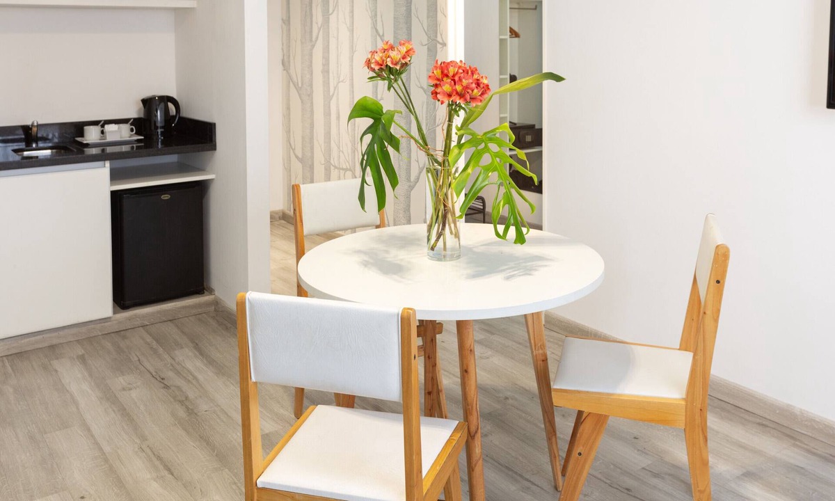 El Centro Apartment | Recoleta Chic: apartment steps from Arroyo Street
