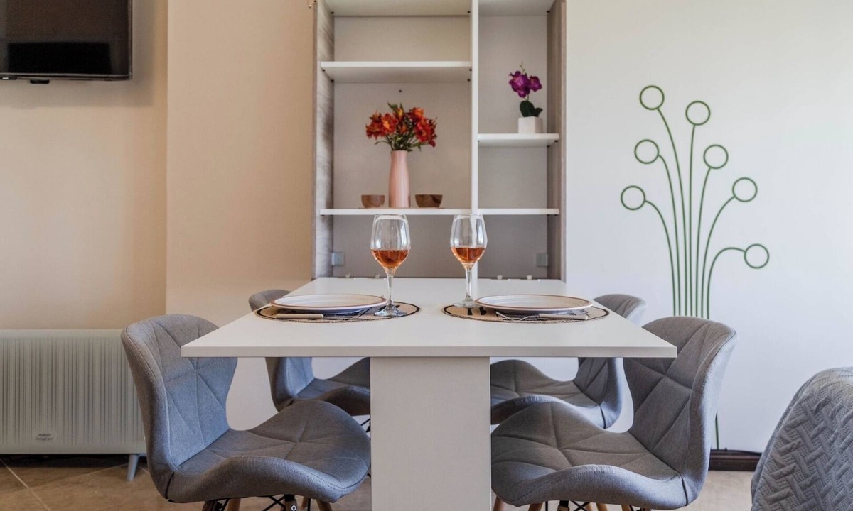 La Perla Apartment | Renovated modern studios just meters from the sea