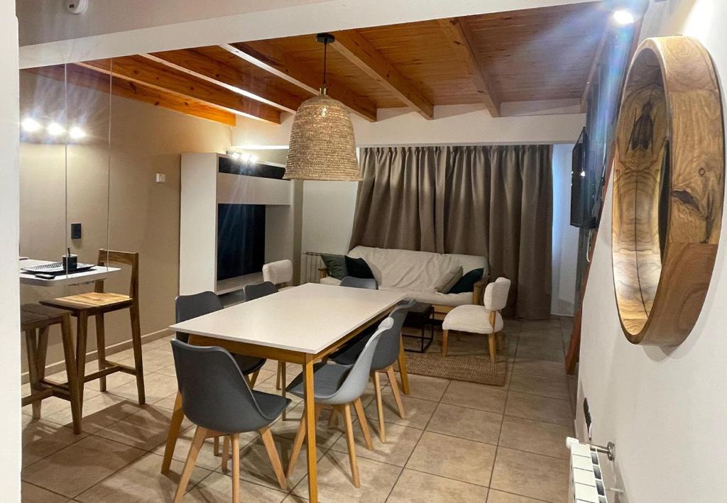 10 de Diciembre Apartment | RentUp - Duplex para 5 personas en el corazon de Bariloche