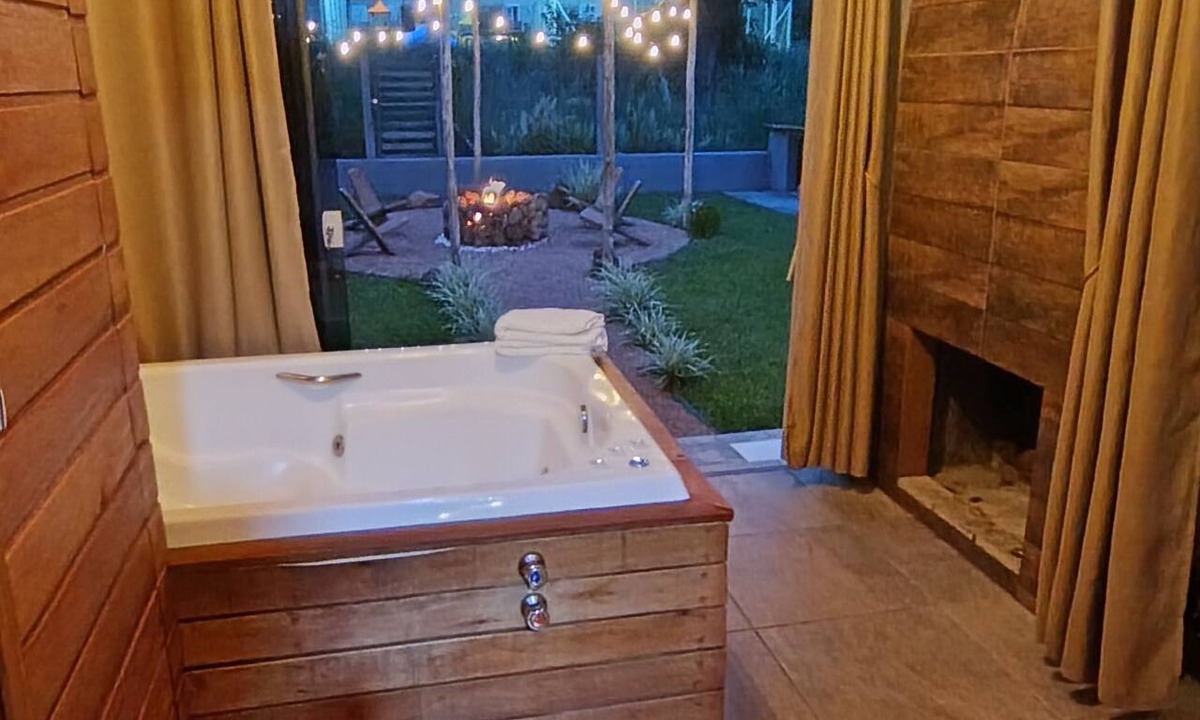 Gramado House | Retreat House in Gramado with Hot Tub and Fireplace