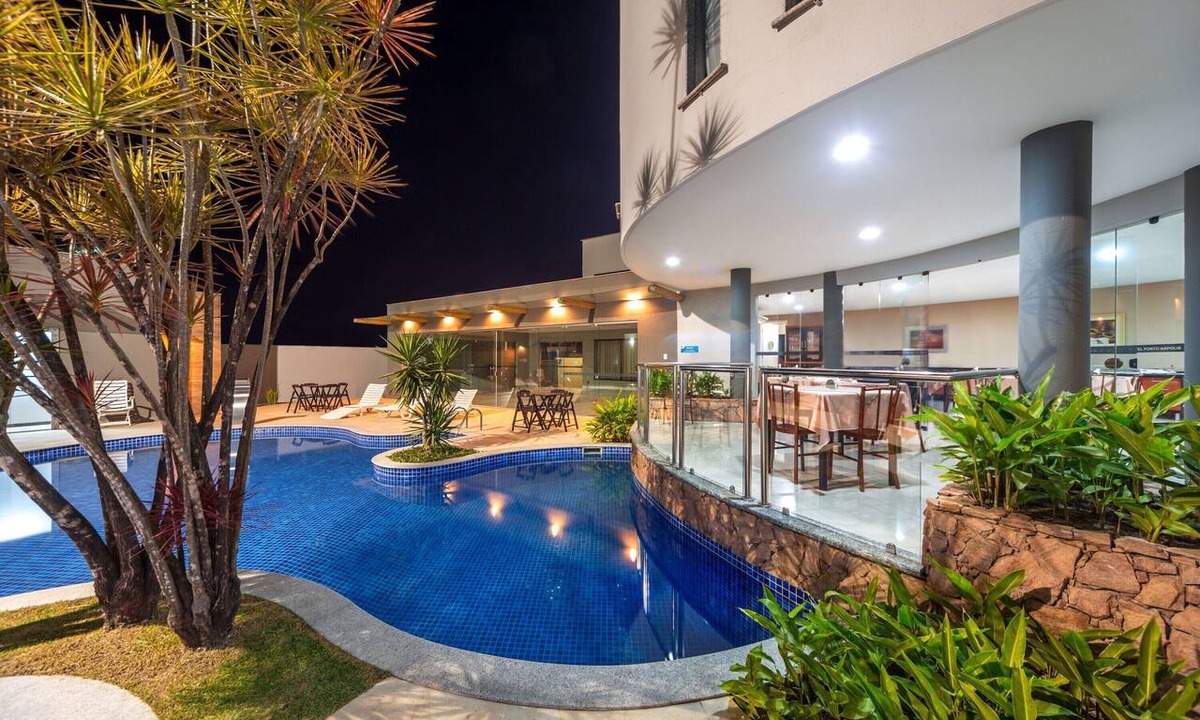 Eunapolis Hotel | Room Near Posto Nossa Senhora D'Ajuda - 0.8 Miles Away! | Pets OK | Free Bfast