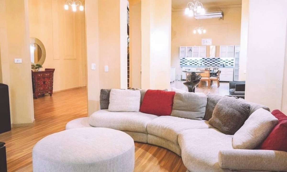 Recoleta House | Spacious 5-bedroom townhome in Buenos Aires with jaquzzi, sauna, and own bar!