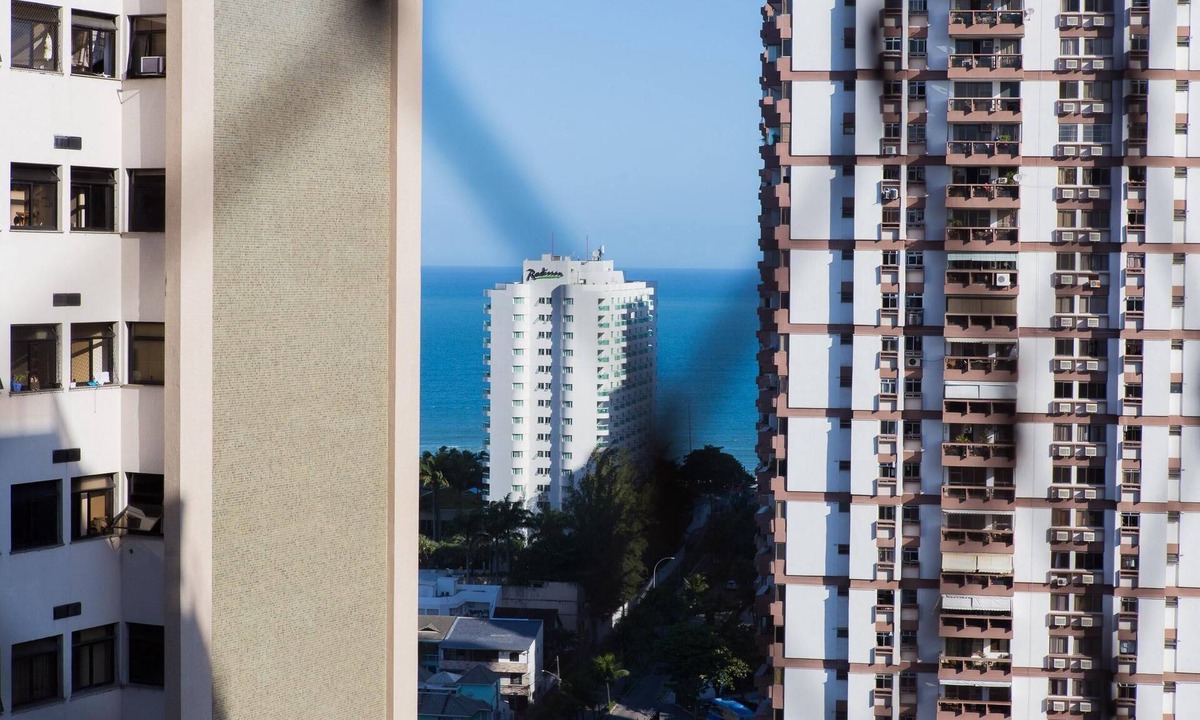 Barra da Tijuca Apartment | Spacious apartment with ocean view.
