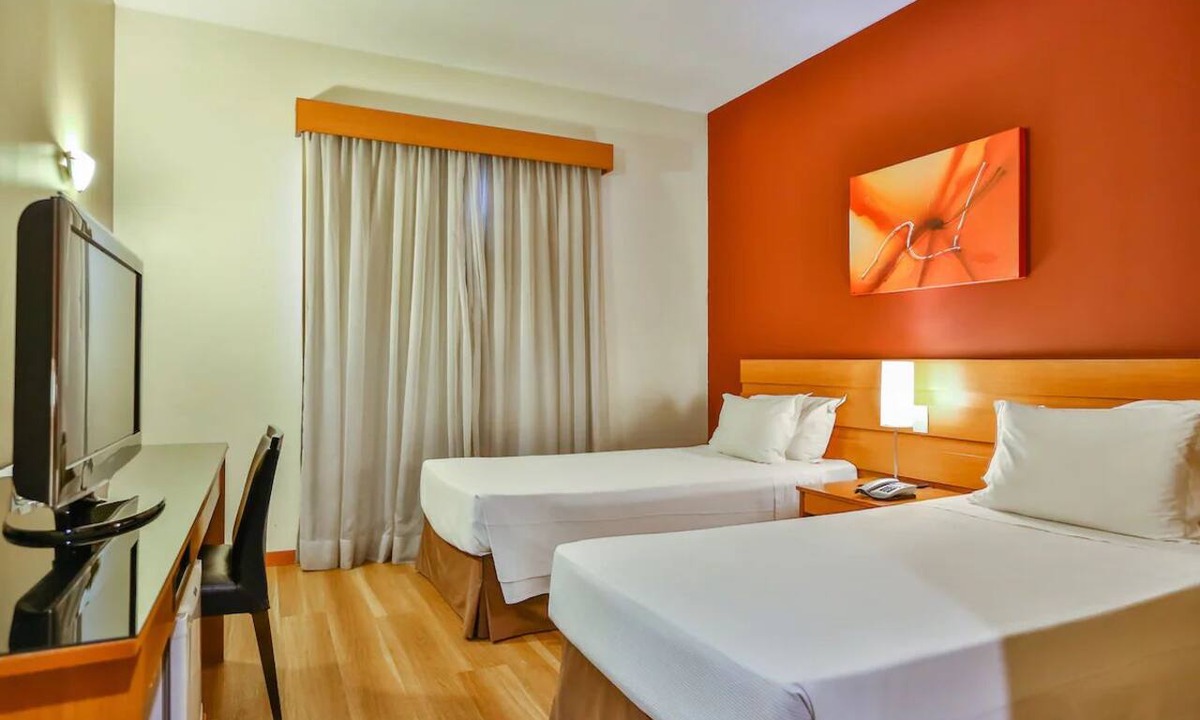 Vila Hortolandia Hotel | Spacious Suite | Outdoor Pool | Near Rota Turística da Uva