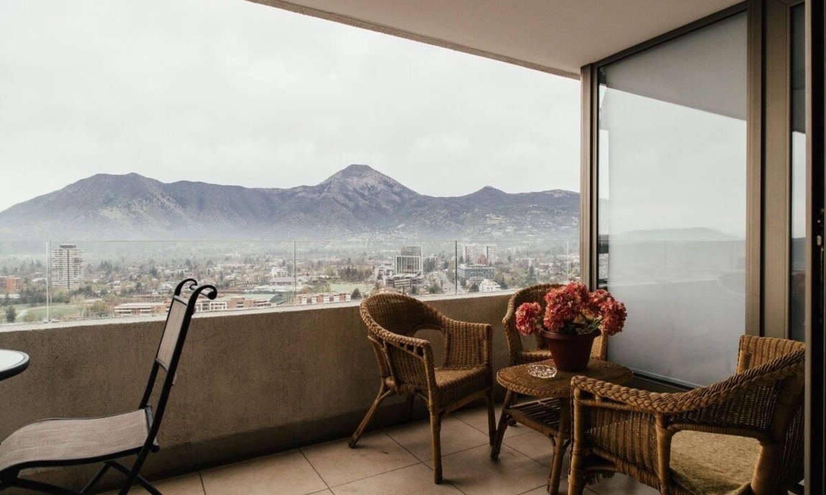 Vitacura Apartment | Spectacular Mountainview 1 Bedroom Apt in Las Condes near Parque Arauco