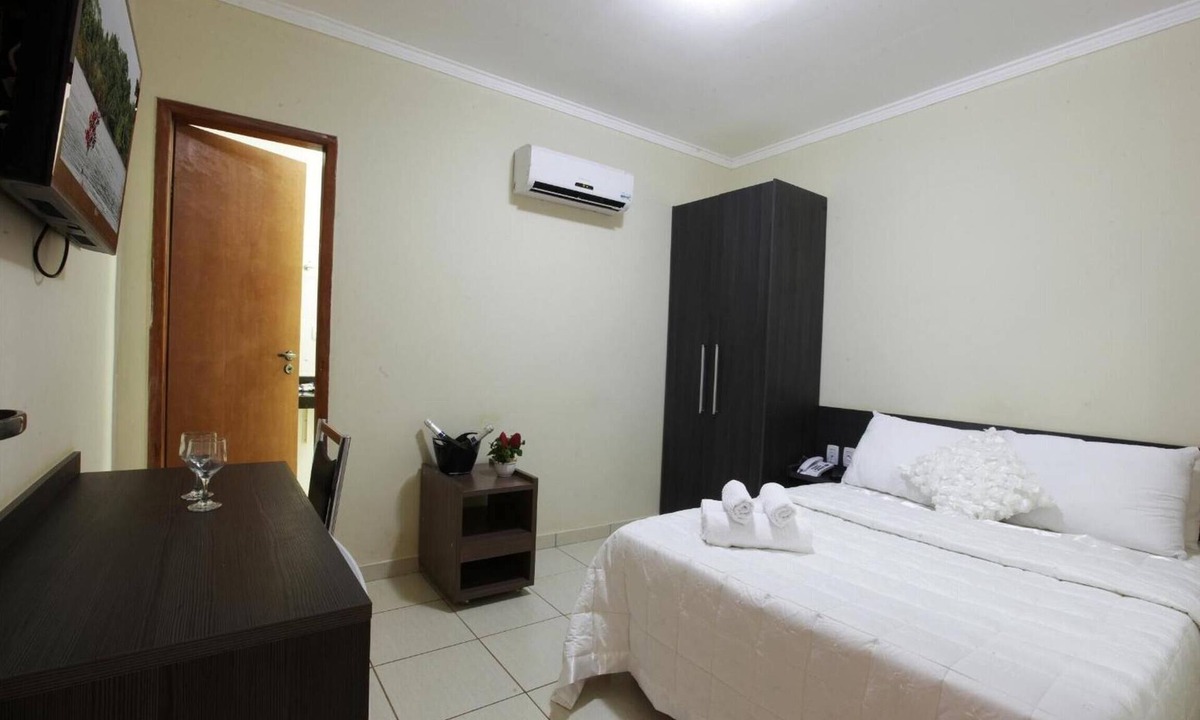 Altamira Hotel | Standard Double Room | Free Breakfast | 12-Minute Walk to Scenic Mirante Square