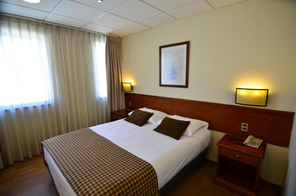 Las Rejas Hotel | Tur Hotel Santiago