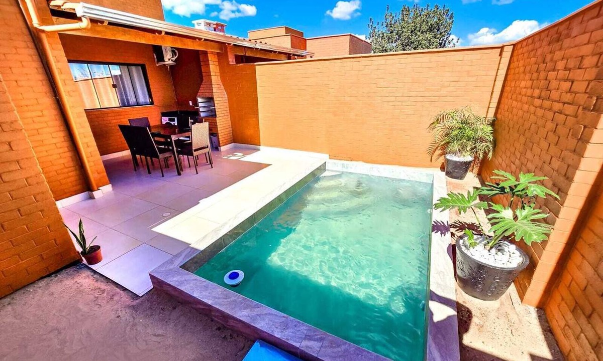 Setor Lagoa Quente House | Vacation home with 2 bedrooms and pool - Caldas Novas