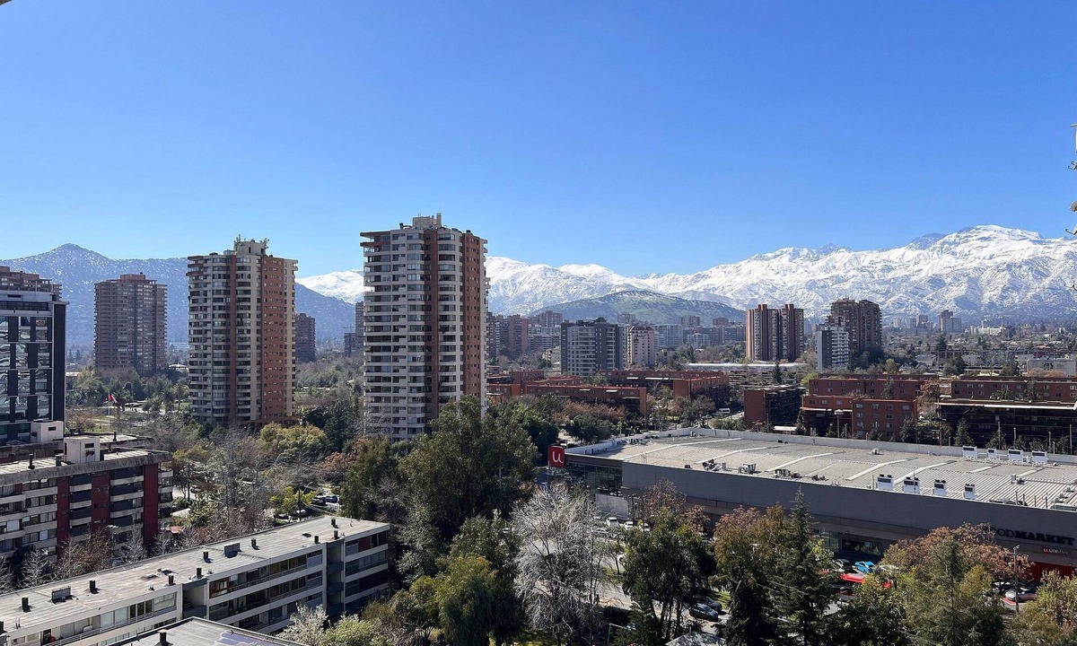 Apoquindo Apartment | View + Free Parking | Metro | Fast WiFi