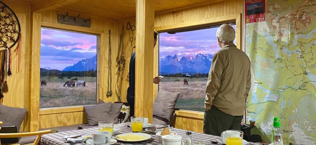 Torres Del Paine Bed & Breakfast | Vista al Paine - Refugio de Aventura