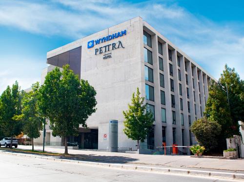 La Dehesa Hotel | Wyndham Santiago Pettra