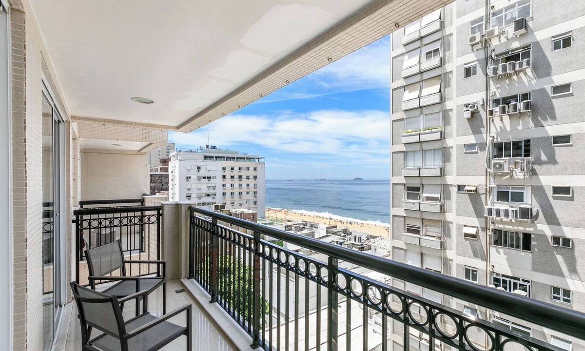 Ipanema Apartment | Your Oasis Awaits