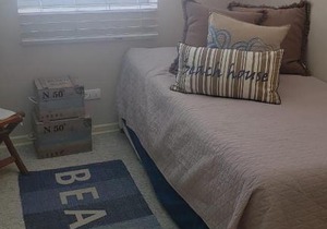 Departamento Laguna Bahia, Algarrobo