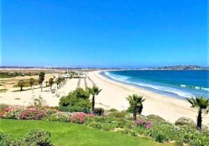 Puerto Velero Primera Línea Primer Piso al lado de la Playa! 8pax