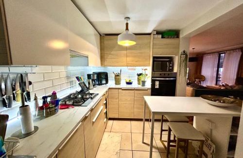 Apoquindo House | Habitación en casa compartida-Sector Los Dominicos