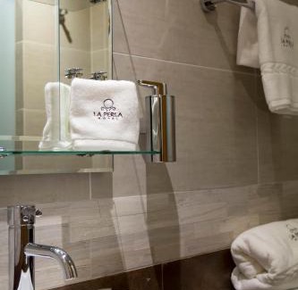 Santa Cruz Hotel | La Perla Hotel