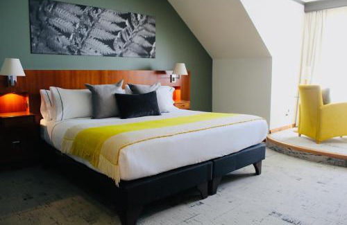 Las Chilcas Hotel | Park Lake Luxury Hotel