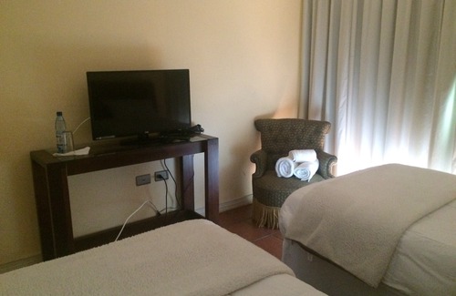 Santo Domingo Hotel | Stay at Confortable Scandinavia Hotel B&b