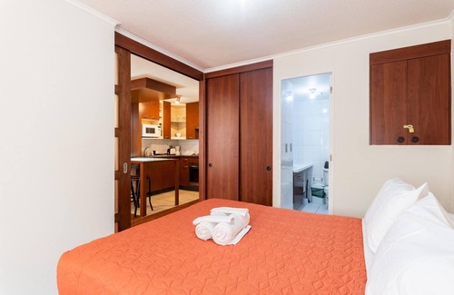 Bellas Artes Apartment | Urban Burgundy - 1BR, Metro, Wifi, TV