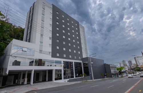 Centro Hotel | 2 Units w/Standard Beds | Pets Are Allowed | Near Norte Shopping - 3.9 Mi