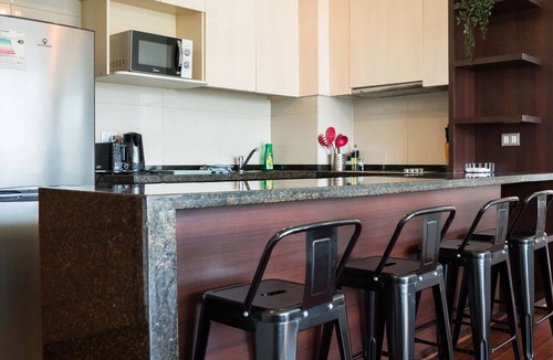 Apoquindo Apartment | 2BR Retreat in Las Condes: Steps to Mall & Park