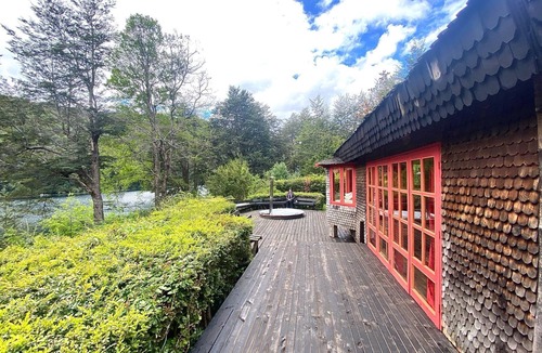 Collentane Cottage | A Lakeside Cottage - Tinquilco Lake, Huerquehue National Park - Pucón, Chile