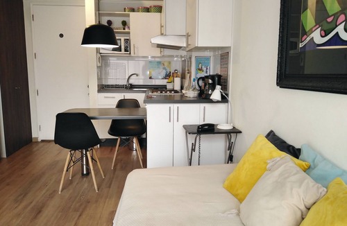 Las Rejas House | A10 Nice apartment up to 3 pax, metro at the door