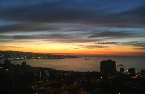 Placeres Apartment | Alluring View at Valparaiso departamento