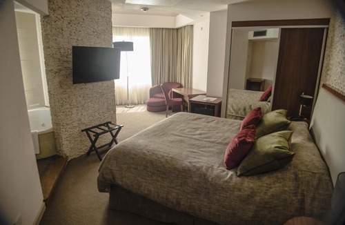 Plaza Huincul Hotel | Antu Malal Hotel